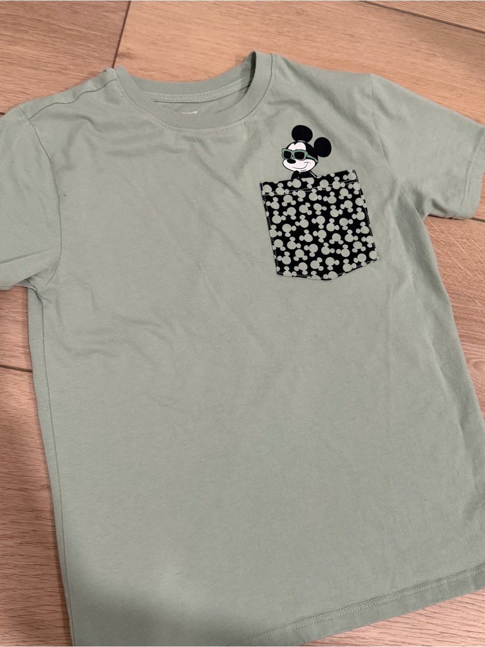 Disney Mickey Mouse boys pocket shirt M youth kids green